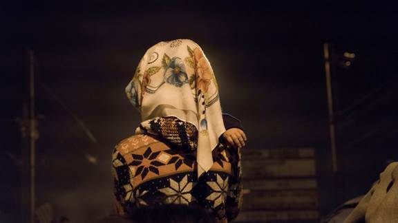 說明: Macintosh HD:Users:chendong:Desktop:張乾琦 工作坊:工作坊:官方作品:中文圖說:AZMA:8. 張乾琦，“AZMA”視頻截圖，2017 .jpg