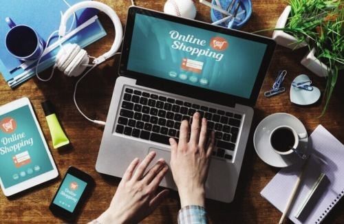 最后來說一個正能量的故事，一個關于兩代人理性消費理性投資的故事。