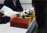 賣房留學(xué)月薪五千，出國(guó)到底值不值？